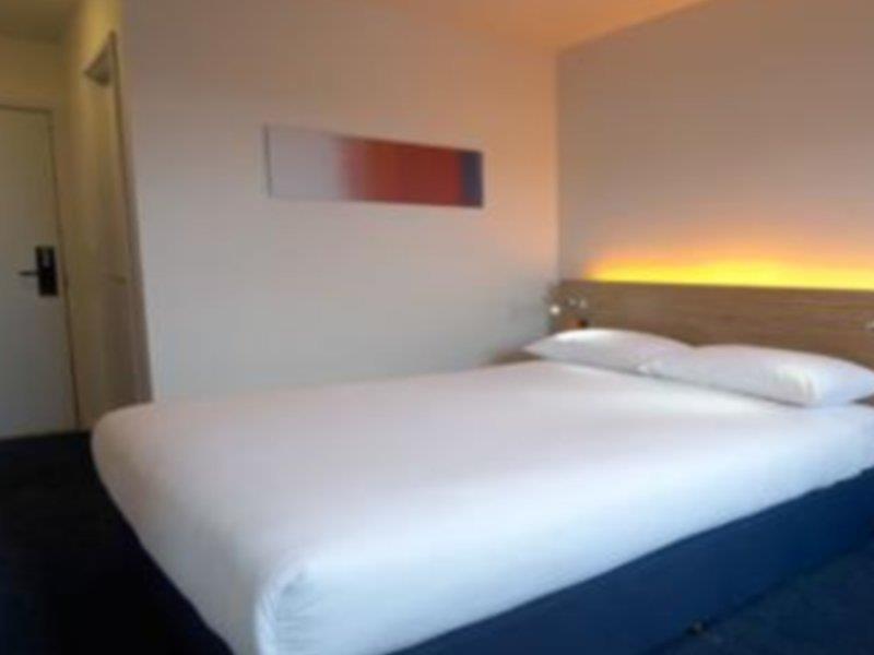 Travelodge Stonedale Park 3*