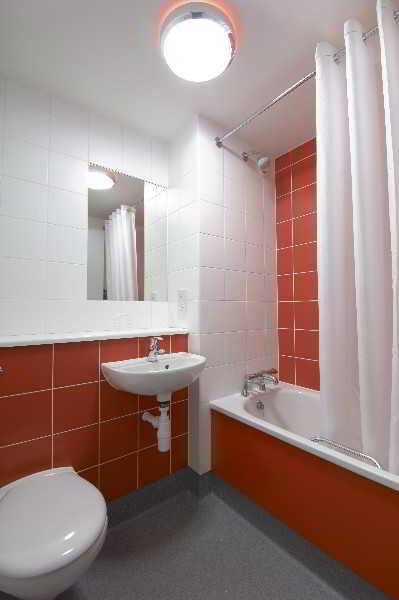 Travelodge Stonedale Park 3*