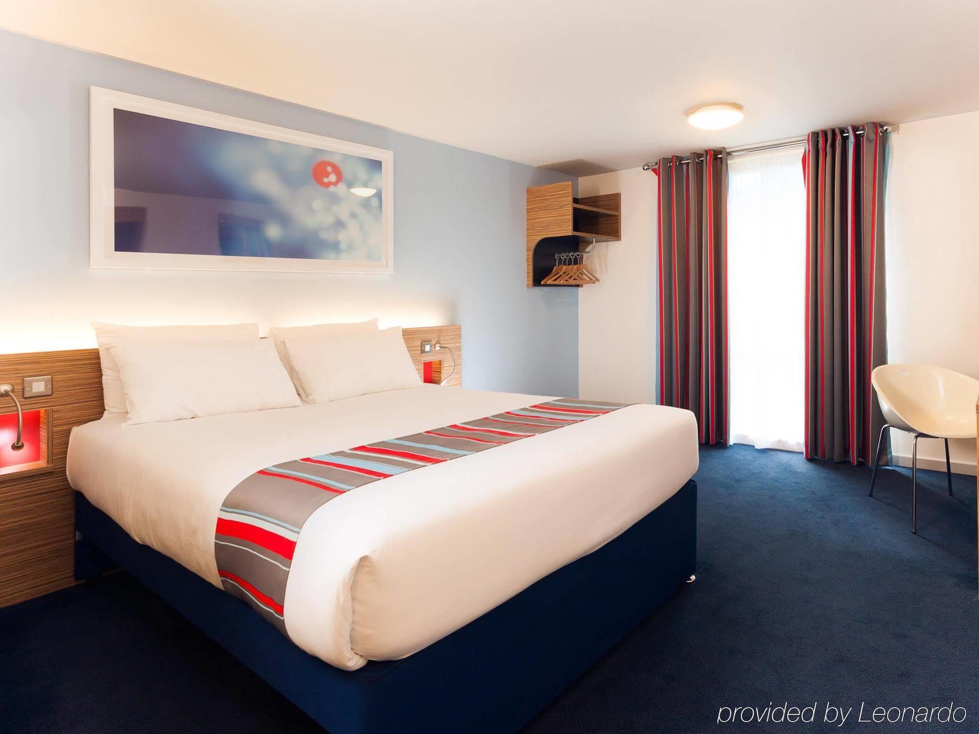 Travelodge Stonedale Park Hotel 3*