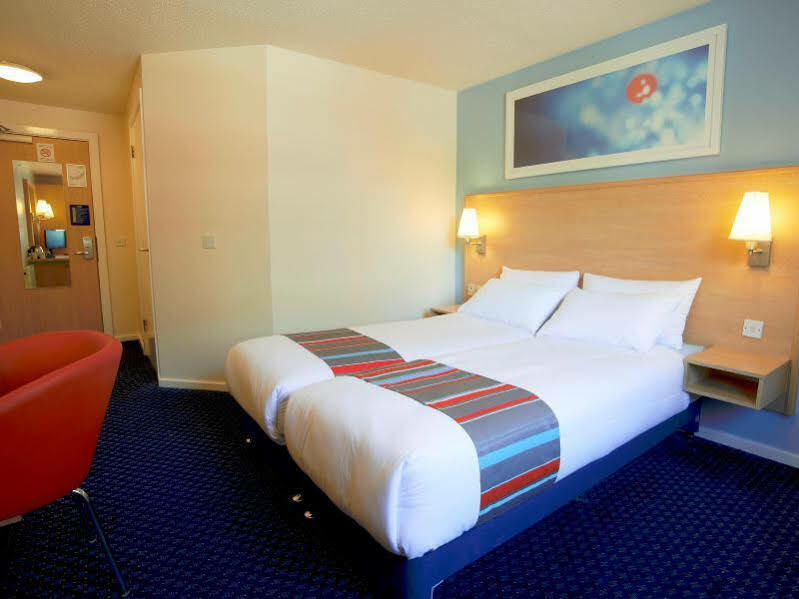 Travelodge Stonedale Park 3*
